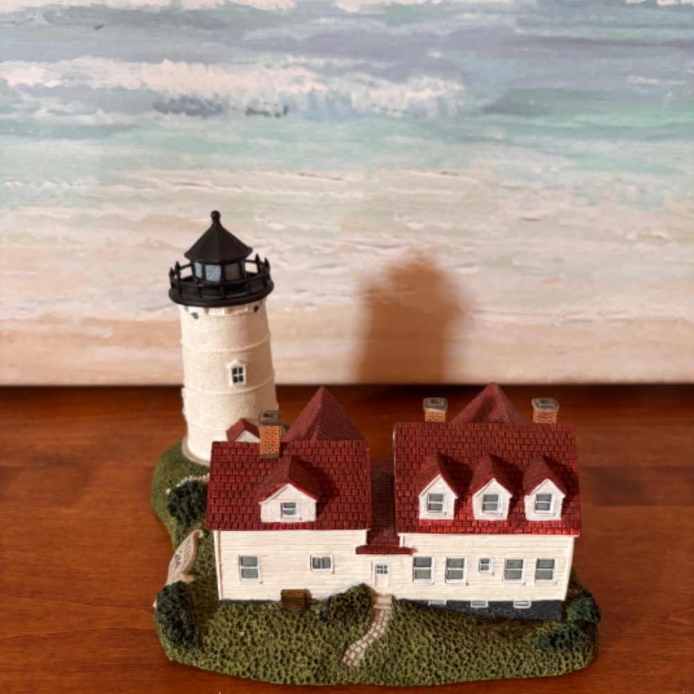 Nobska, MA Harbour Lights Lighthouse Figurine - Picture 4 of 6